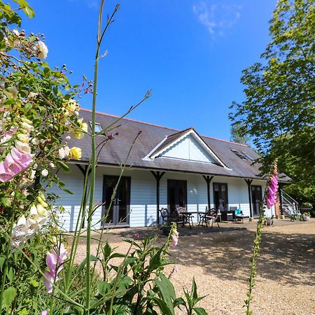 Вилла The Coach House Райд Экстерьер фото